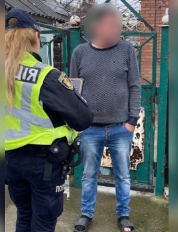 Чоловік звернувся до поліції, щоб забрати доньку зі школи