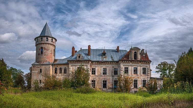 Унікальний палац повернули у власність громади