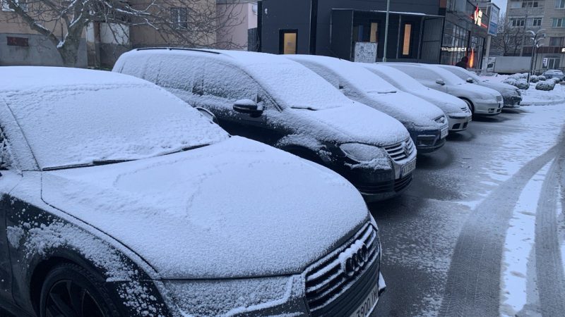 Україну засипало снігом