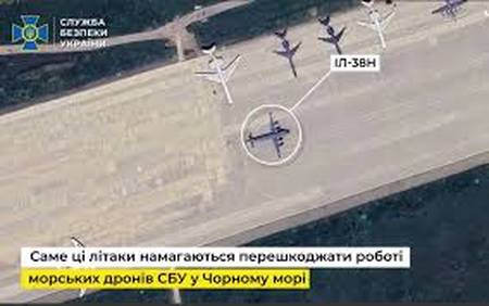 Нові деталі унікальної спецоперації СБУ: перед підривом підводного човна в Новоросійську Служба уразила морський літак-розвідник Іл-38Н