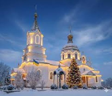 Священик ПЦУ Денис Клюковський слушно зауважує: – Kyivstar, АТБ, Епіцентр, білборди по всій країні — «Вітаємо з Різдвом»