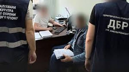 Вимагання, погрози та доведення до самогубства: ситуація у військовій частині на Хмельниччині