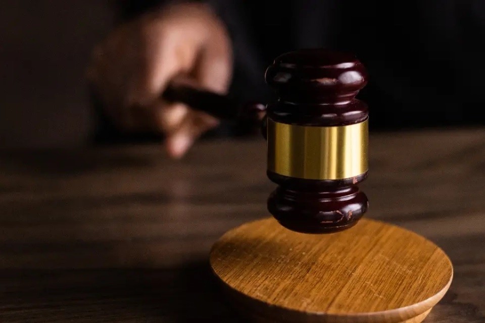 Витратив зі знайденої банківської картки понад 30 тисяч гривень