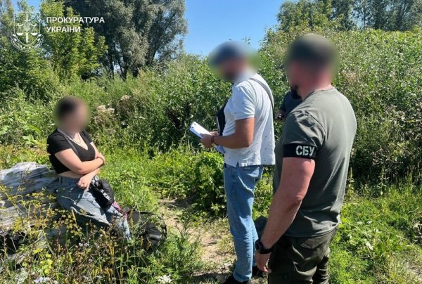 Передавала інформацію про військові об’єкти ворогу