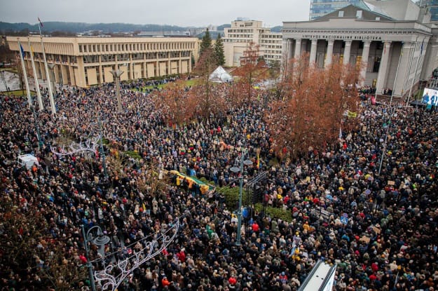 Вільнюс вийшов на багатотисячний протест