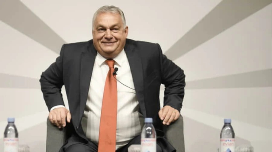 Орбану “вручили” орден Леніна