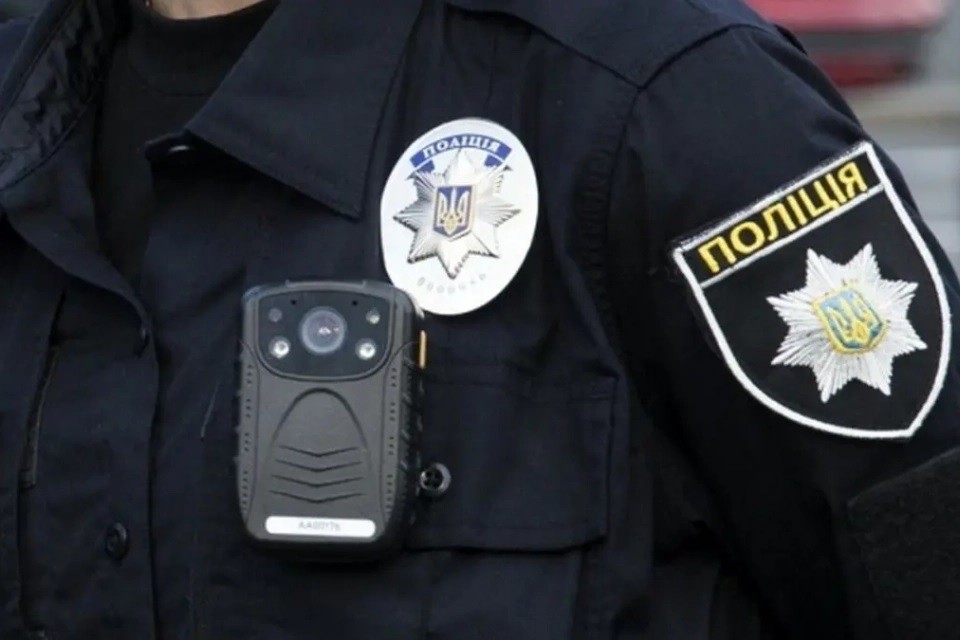 Наїхав на поліцейського при перевірці документів