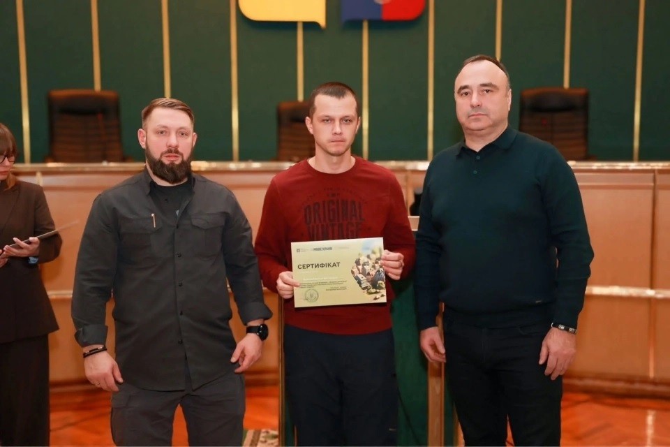 Ветерану вручили сертифікат на житло