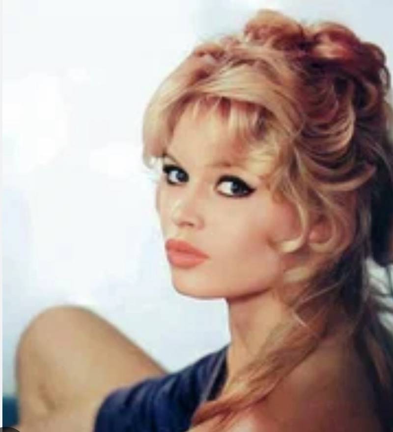 Вона пішла з кіно в 39 років. На піку слави. Коли світ був біля її ніг, вона зачинила двері і викинула ключ…