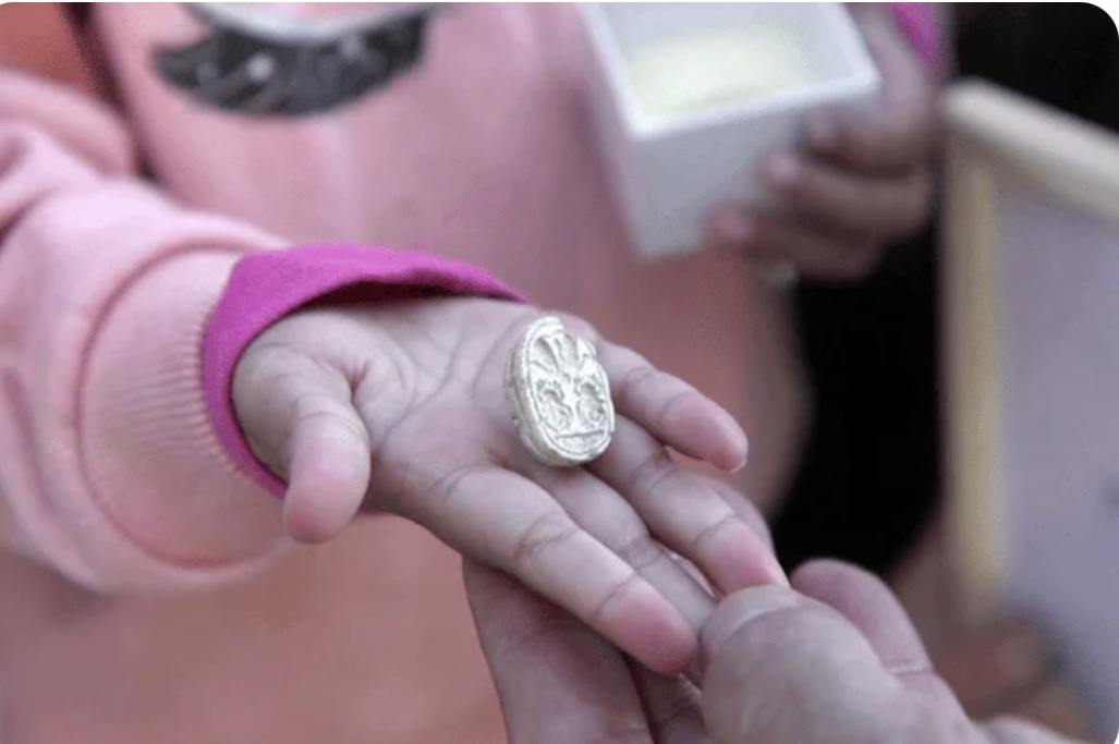 Артефакт якому 3800 років знайшла трирічна дівчинка