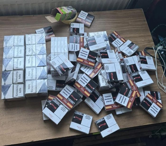 Повні штани… цигарок виявили митники