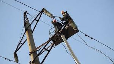 Через удар окупантів частково знеструмлені 4 області