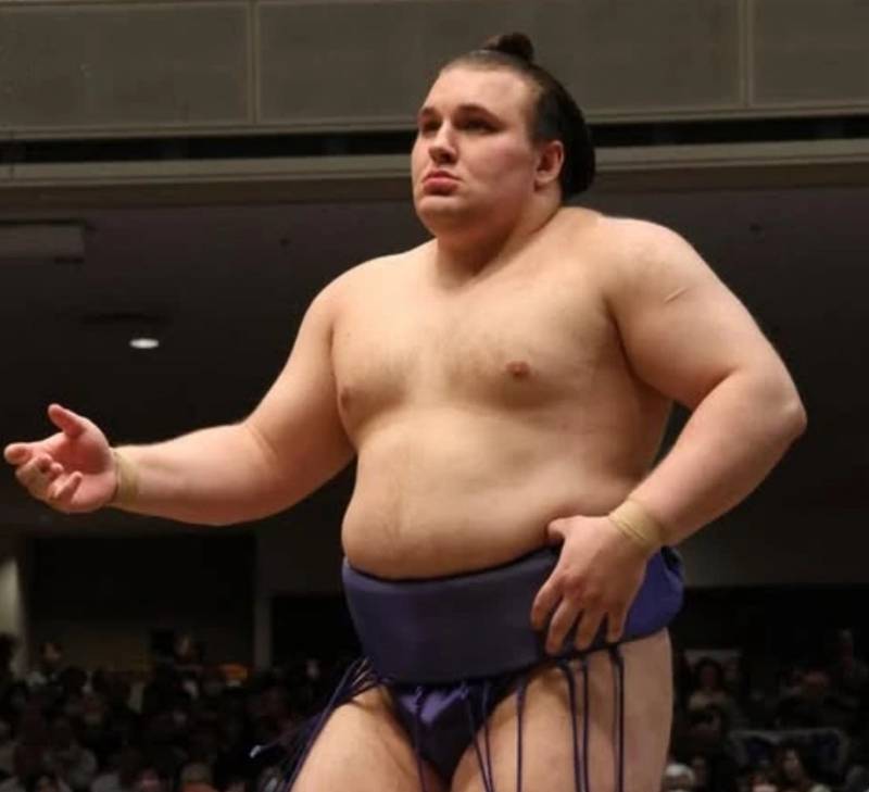 Легендарний сумоїст із Вінниці несподівано програв поєдинок перед імператором