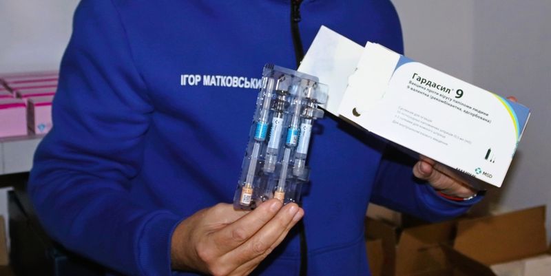 У Вінниці безоплатно вакцинують дівчат проти вірусу папіломи людини