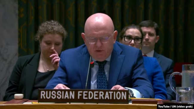 Автократична амнезія опустилася нижче плінтуса