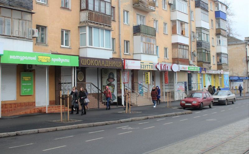 На вулицях Вінниці демонтують рекламні вивіски встановлені з порушенням