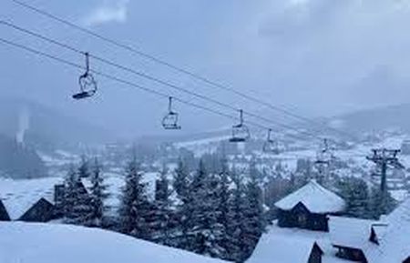 На курорті Буковель масово спостерігаються випадки отруєння серед відпочиваючих