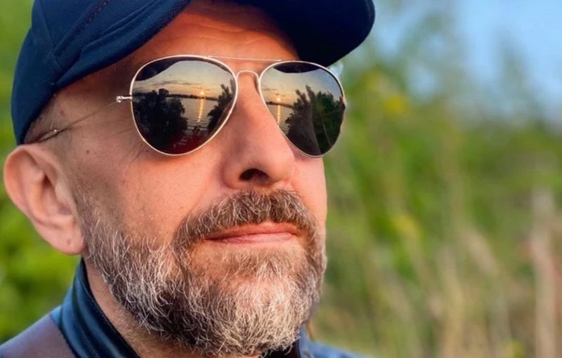 Помер український журналіст Денис Безлюдько, який колись очолював видання “Українські новини” та “РБК-Україна”