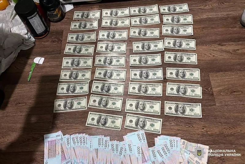 Учасники злочинної банди щомісячно заробляли по 200 тисяч гривень.
