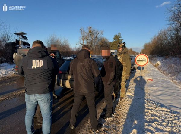 ДБР затримало посадовця митного поста