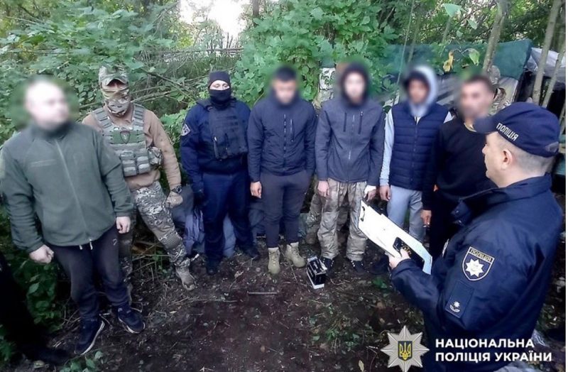 Наркокартель у лісі під Вінницею: переселенці з Луганська налагодили повний цикл — від плантації до притону