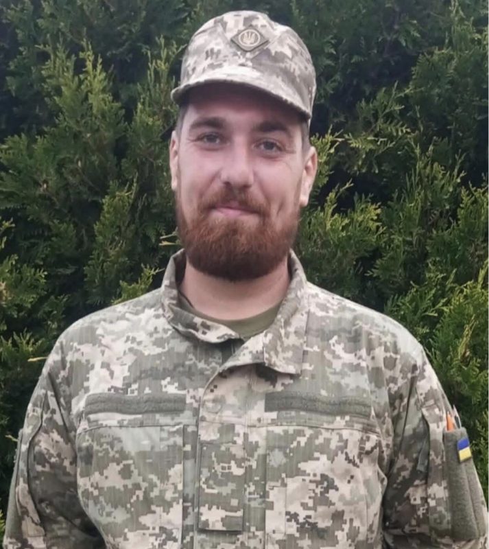 НА ЩИТІ зустріли ладижинці Захисника України — сержанта Владислава Майданюка.