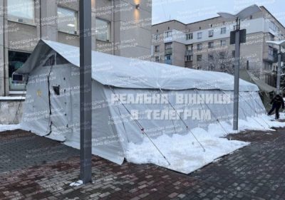 Відсьогодні у Вінниці запрацювали 4 «пункти підзарядки»




														Це спеціально облаштовані намети, обладнані джерелом електричної енергії та 32 розетками по 3,5 кВт кожна.