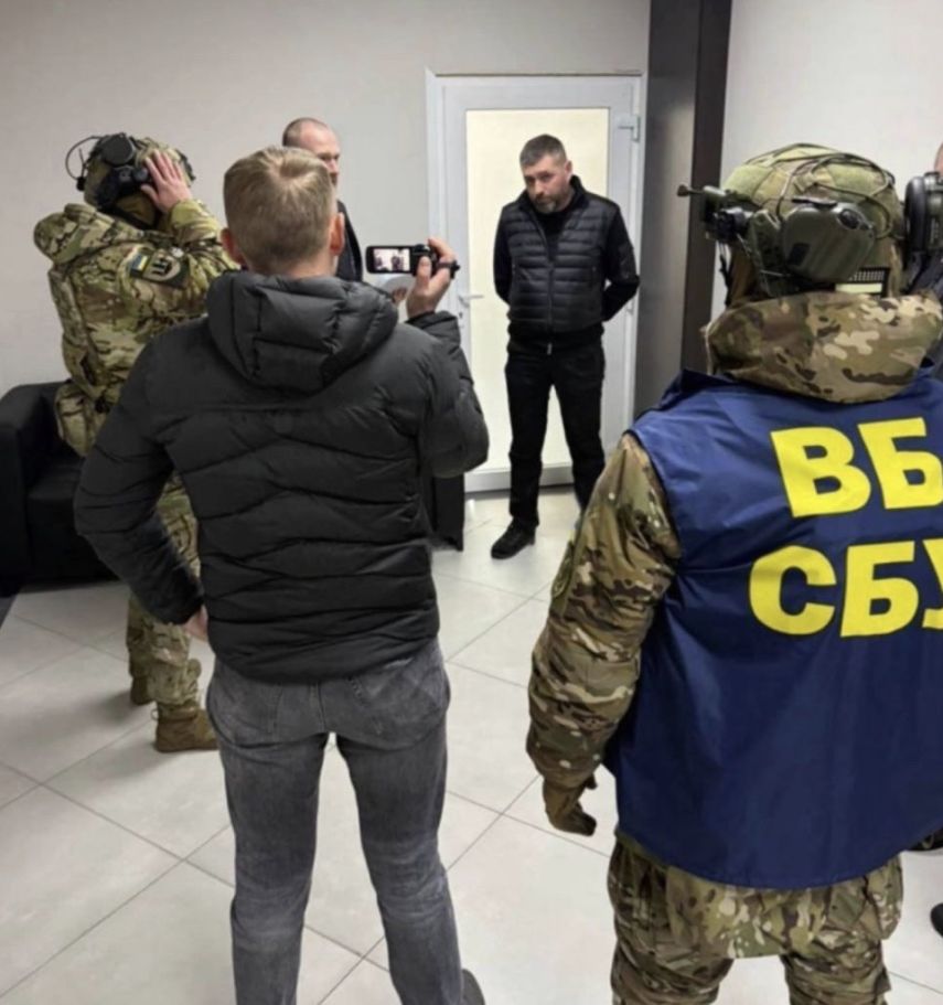 Лікарі – мати й син, оформили інвалідність за хабарі на понад 200 тис доларів на Вінниччині