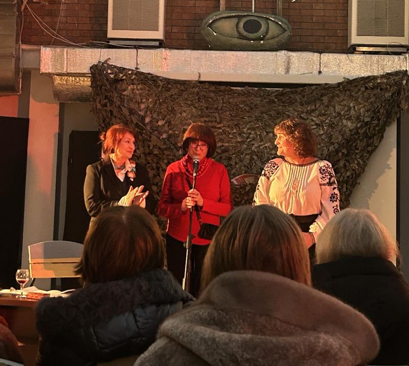 Живі листи воїнам писали у Вінниці