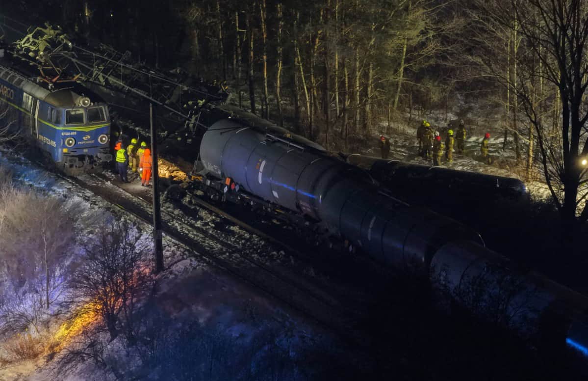 У Польщі зійшов з рейок вантажний потяг з пальним