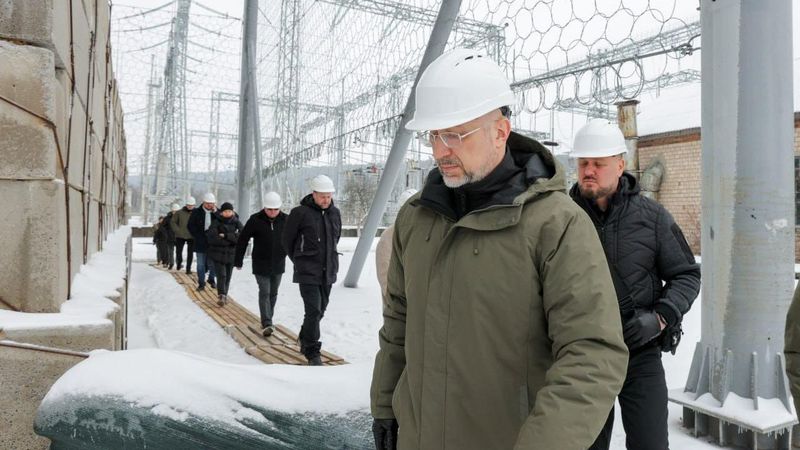 Українців чекають складні графіки відключень світла