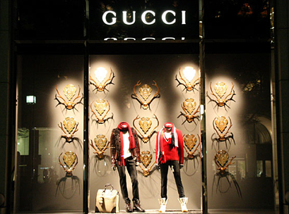 У ЄС заборонять компаніям утилізовувати нерозпроданий одяг та взуття