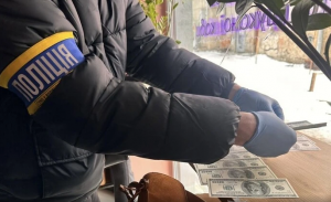 Працівниця ТЦК продавала довідки з фальшивими діагнозами