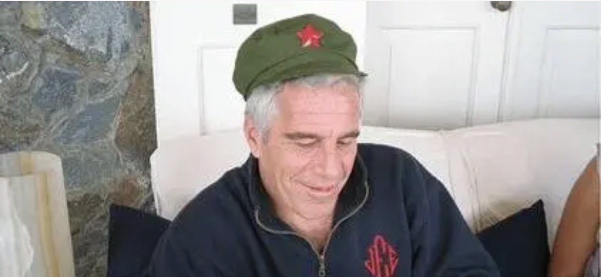 З пагорбів Солотвина відкривається мальовничий пейзаж сусіднього містечка Сигет: воно тут як на долоні, романтичне й спокійне зі своїми храмами й вузькими вуличками