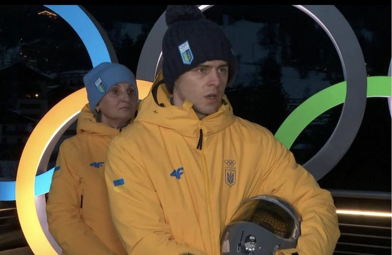 – Я вдягав шолом учора, сьогодні, і я вдягну його під час змагань, — Гераскевич про заборону МОК