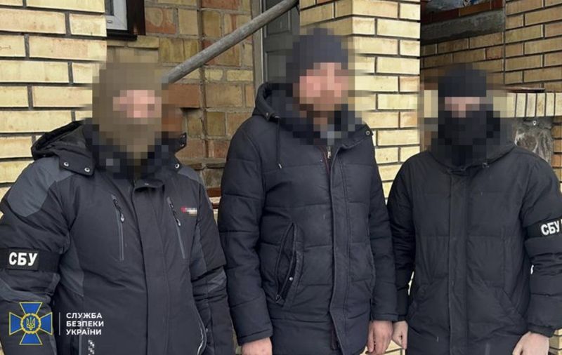 За секс по телефону шахтар наводив ракети на оборонців Покровська