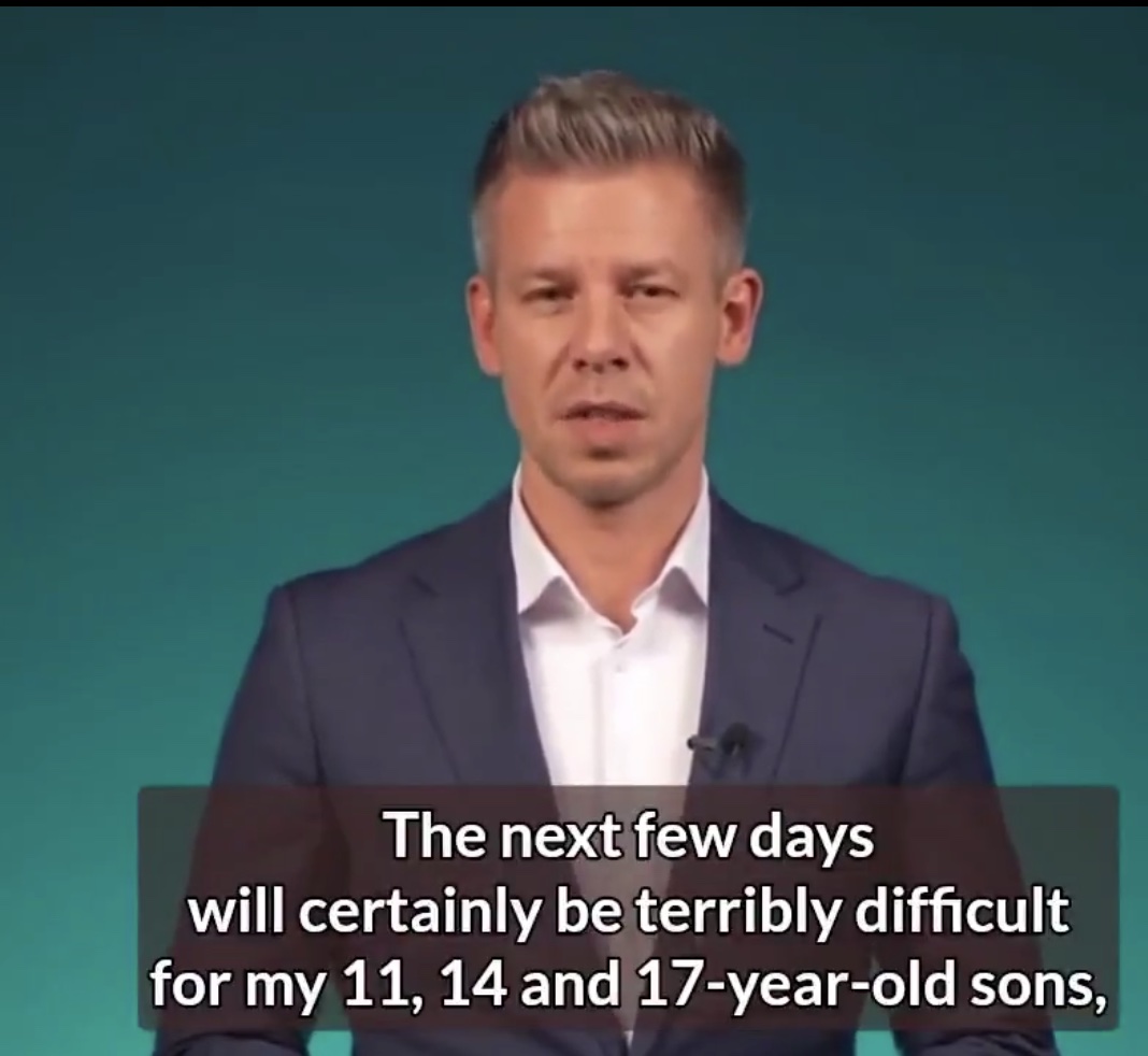 Очільник угорської опозиції заявив, що став жертвою «секс-пастки»