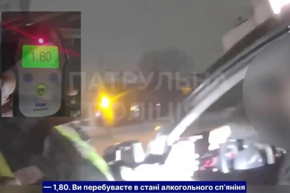 Пропонував патрульним 15 000 гривень