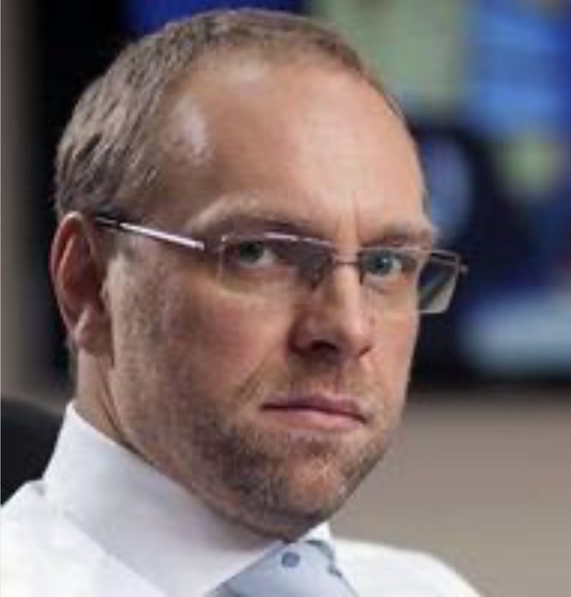 Нардеп Власенко назвав НАБУ терористами бо ті прийшли з обшуками в його кабінет