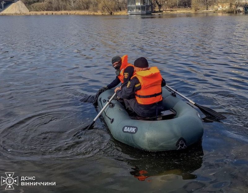 У Вінниці з річки Південний Буг витягли чоловіка без ознак життя