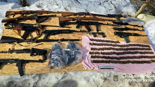 Вінничанина підозрюють у торгівлі зброєю в “широкому асортименті”