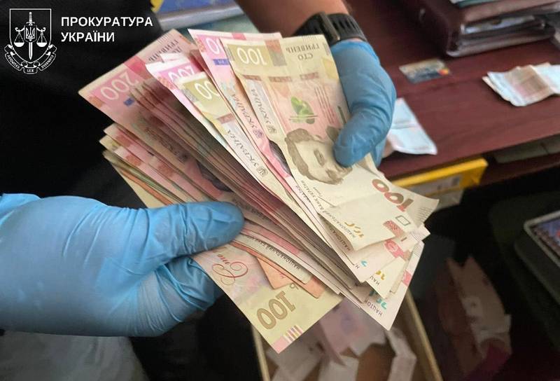 Посадовиця вч на Вінниччині торгувала «відпустками» під час війни