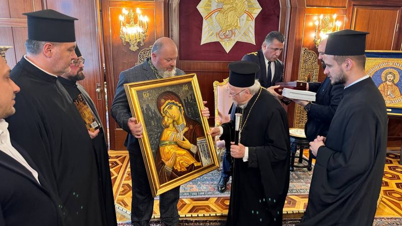 Вінницький художник подарував ікону Вселенському патріарху Варфоломію