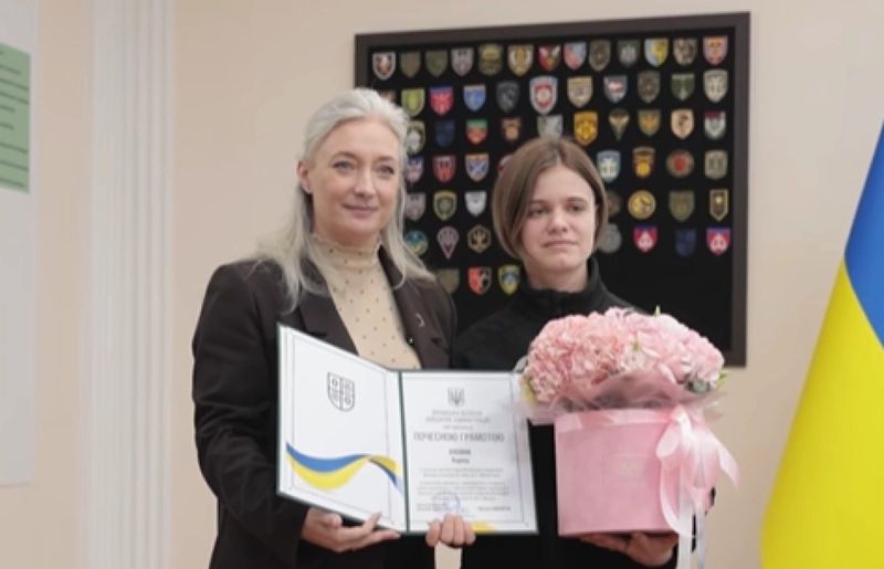 У Вінниці відзначили студентку-медика, яка рятувала людей після дронової атаки рф