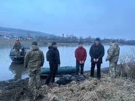 Чоловіки на човні намагались переплисти Дністер, — ДПСУ