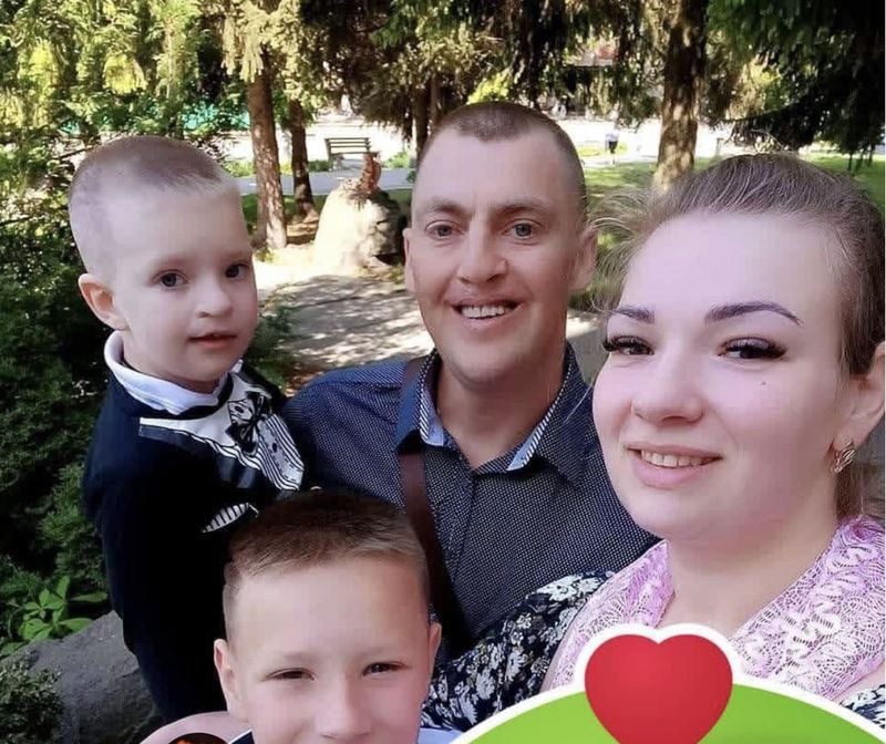 В Хмільнику люди в масках влаштували бійку  з чоловіком, на очах у дітей