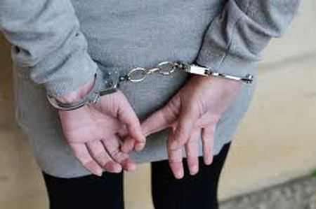 Загіпнотизувала дитину і та винесла з дому 20000 і золото. Щоб зняти «вроки»