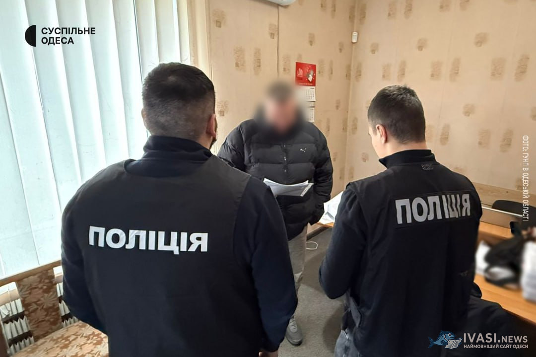 Чоловік більше року приховував смерть матері заради її пенсії та відстрочки від служби