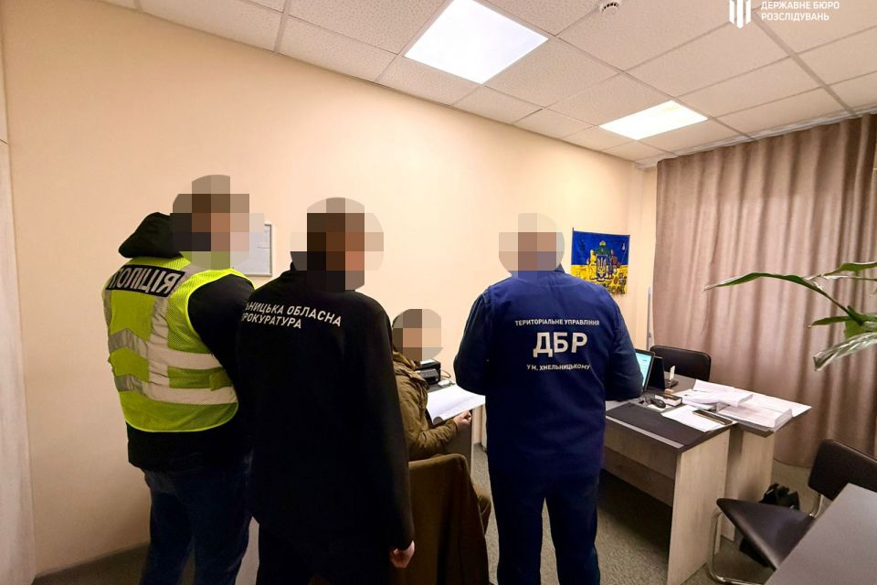 Слідчий купив авто за кошти, вилучені під час обшуків