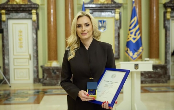 Співачка Ірина Федишин отримала нагороду від президента